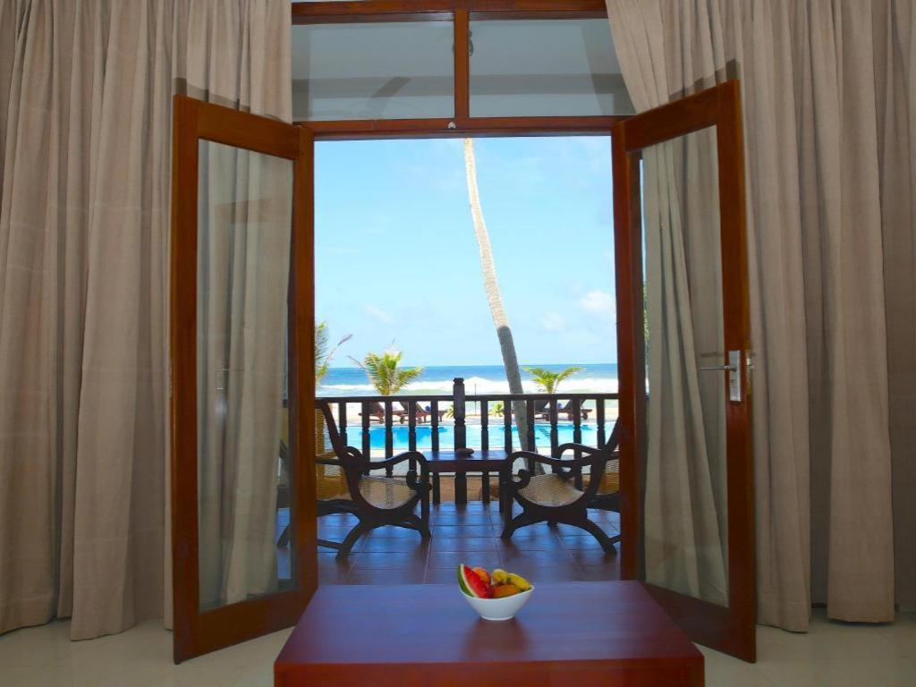 Whispering Palms Hotel Bentota Ngoại thất bức ảnh