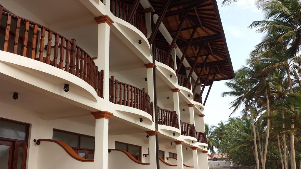 Whispering Palms Hotel Bentota Ngoại thất bức ảnh