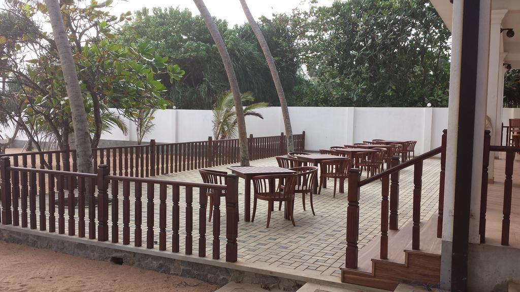 Whispering Palms Hotel Bentota Ngoại thất bức ảnh